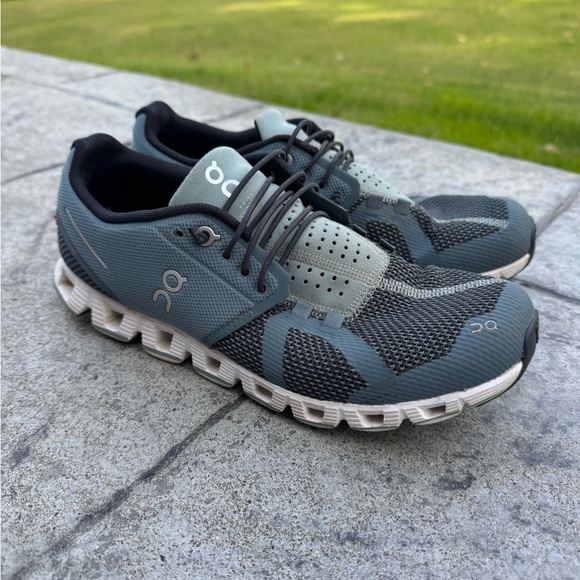 On Clouds Running Women's Gray and Black Sneakers size 9.5 - Picture 1 of 5